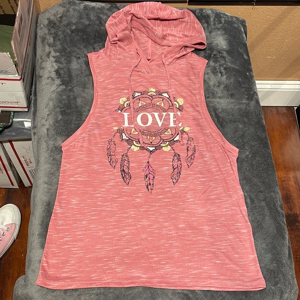 3/$12 Woman’s Small No Boundaries hoodie tank top